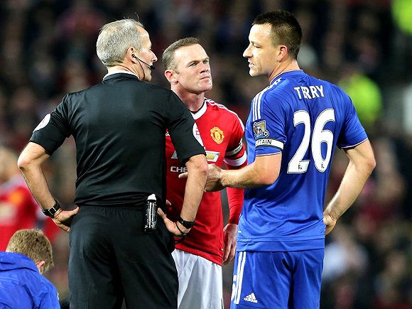 并向球迷打 并向球迷打