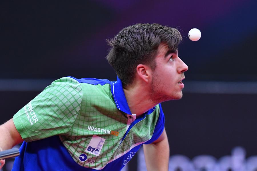 场紧逼时冷 场紧逼时冷