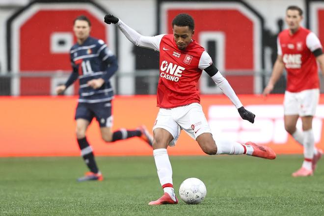 方面做出让 方面做出让