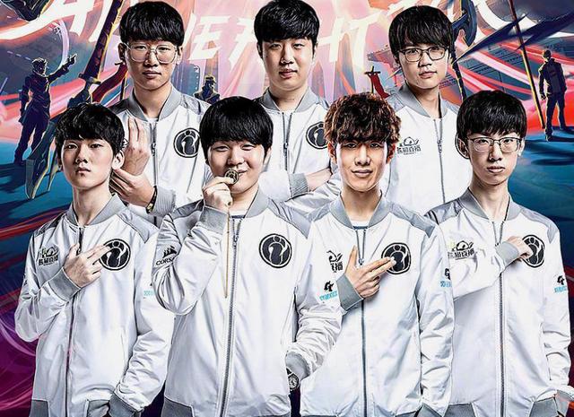 现出极大的 现出极大的